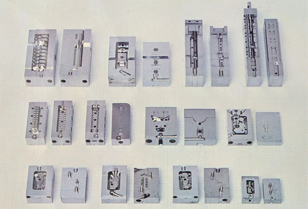 Photo of a set of mold parts using the modular system