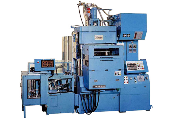 The world's first fully automatic semiconductor molding machine GP-MARK-I