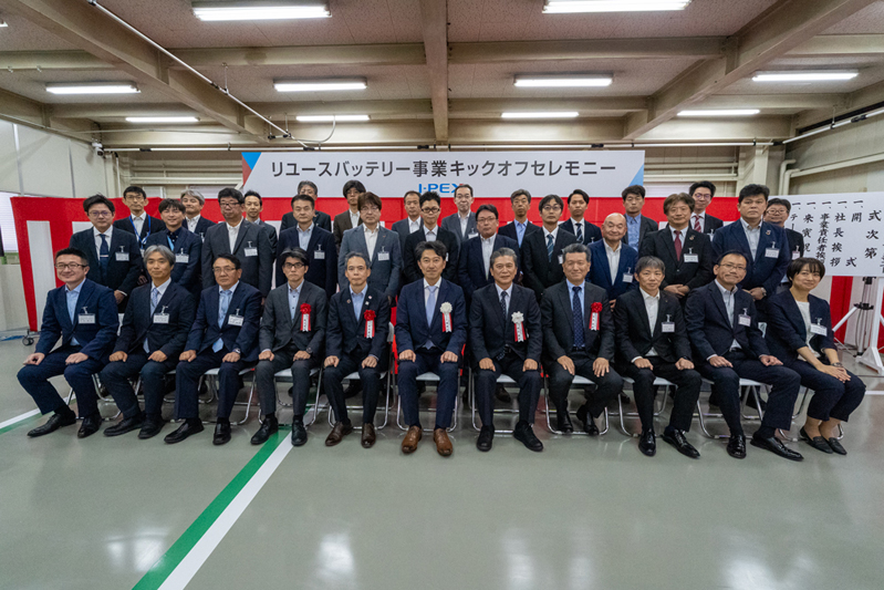 開所式の集合写真