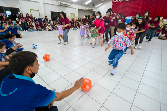 I-PEX Thailand employees supporting a local community health or donation activity