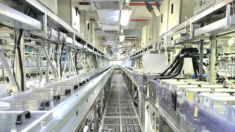 新加坡义顺工厂的电镀工序